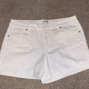 Almost famous shorts size 15